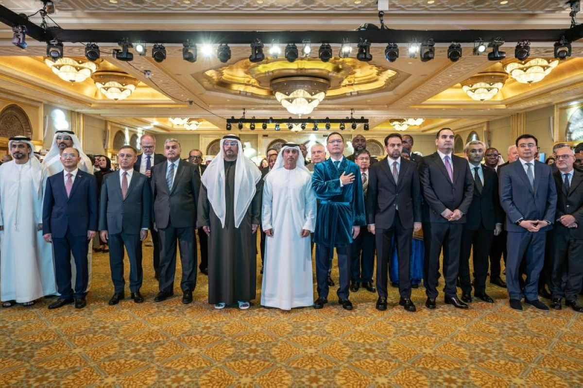 أحمد بن حمدان آل نهيان ووزير الرياضة يحضران حفل سفارة كازاخستان