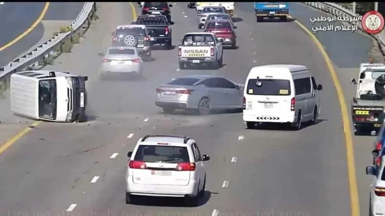 Watching Reels while driving in Abu Dhabi carries Dh800 fine and 4 black points – Abu Dhabi Police warn