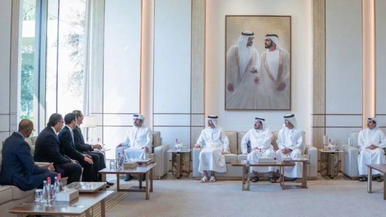 Maktoum bin Mohammed meets with Chairman of CVC Marathon