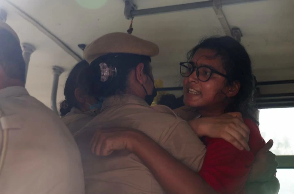 India detains thousands, locks down Delhi to foil election chief protest