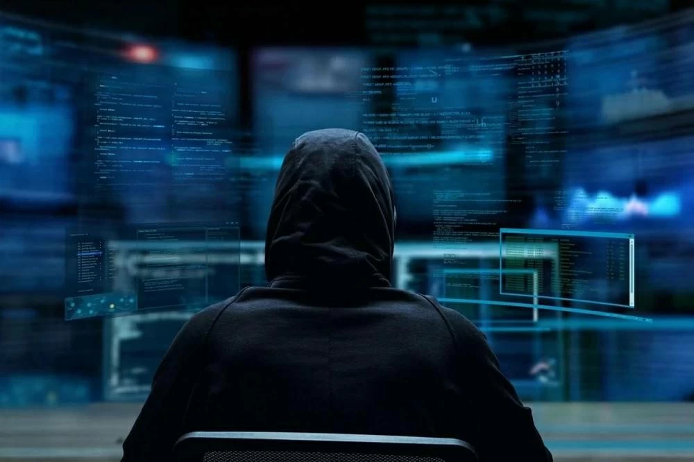 Dubai Police urge parents to protect children from online scams and strangers