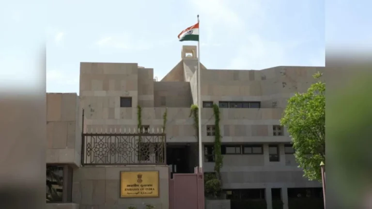 UAE: Indian embassy issues warning against fraudulent visa agencies