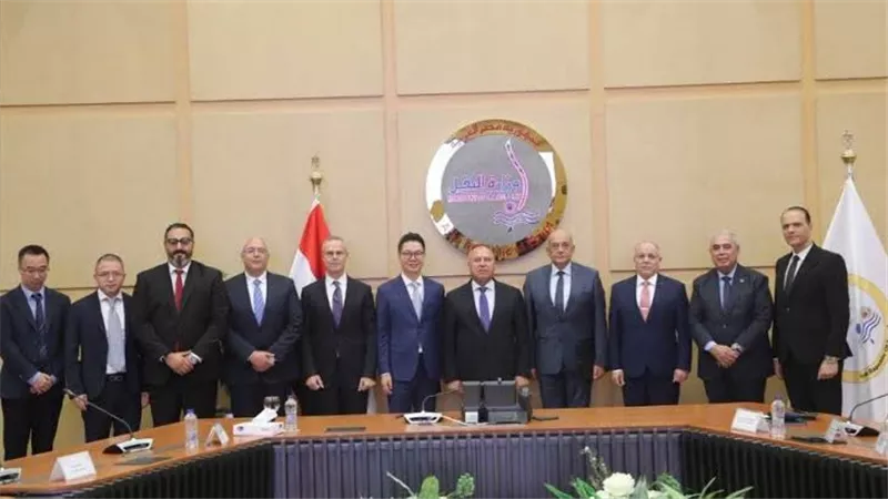 وزير النقل يشهد توقيع مذكرة تفاهم لإنشاء محطة الإسكندرية للصب الجاف غير النظيف بميناء المكس