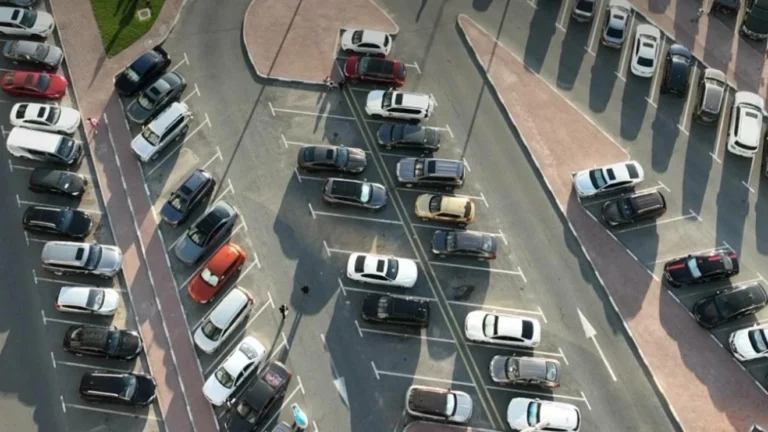 Parkin outlines Dubai public parking tariffs, with peak-hour fees of up to AED 6 per hour