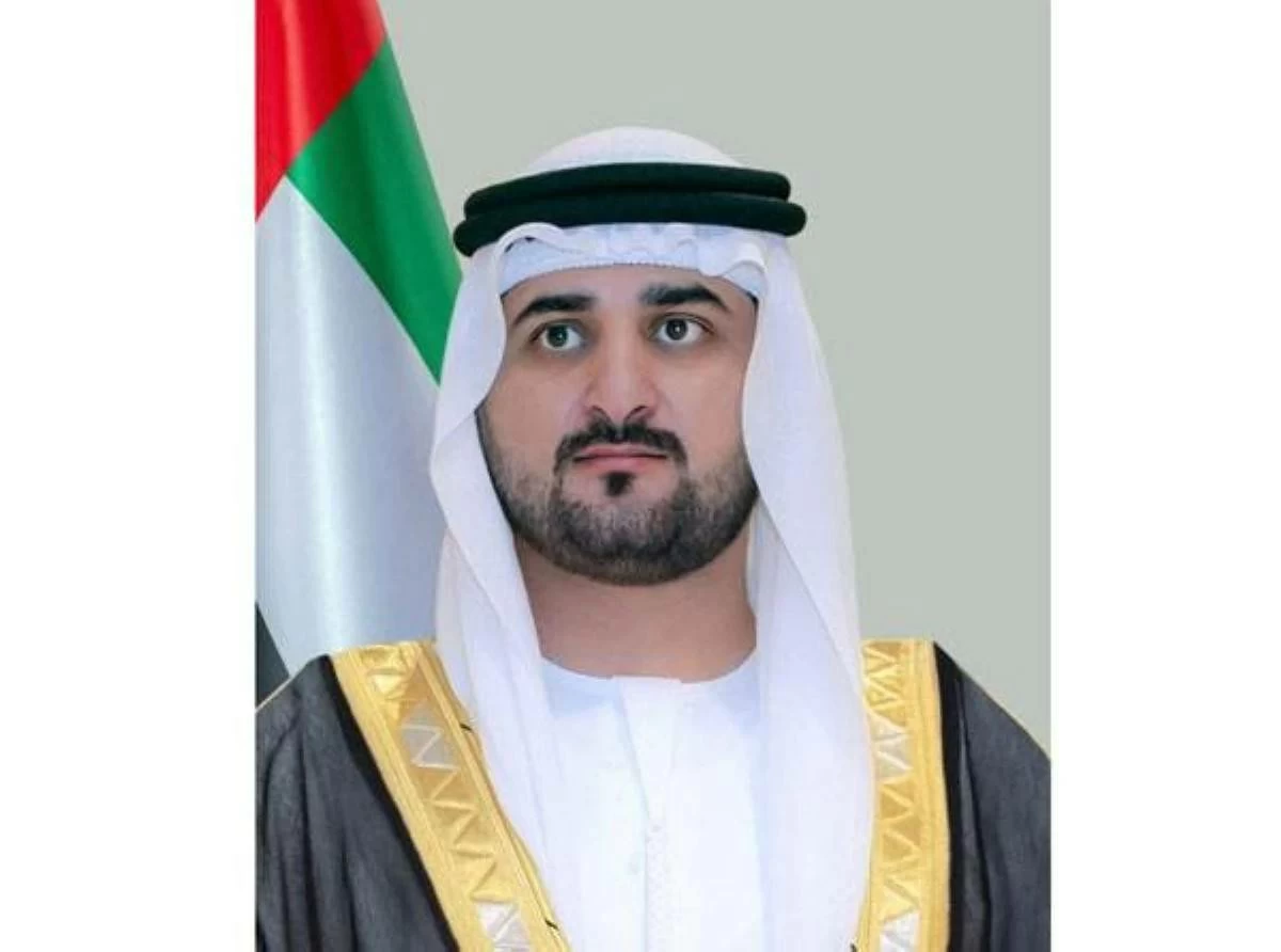 Maktoum bin Mohammed meets with Prime Minister of Singapore