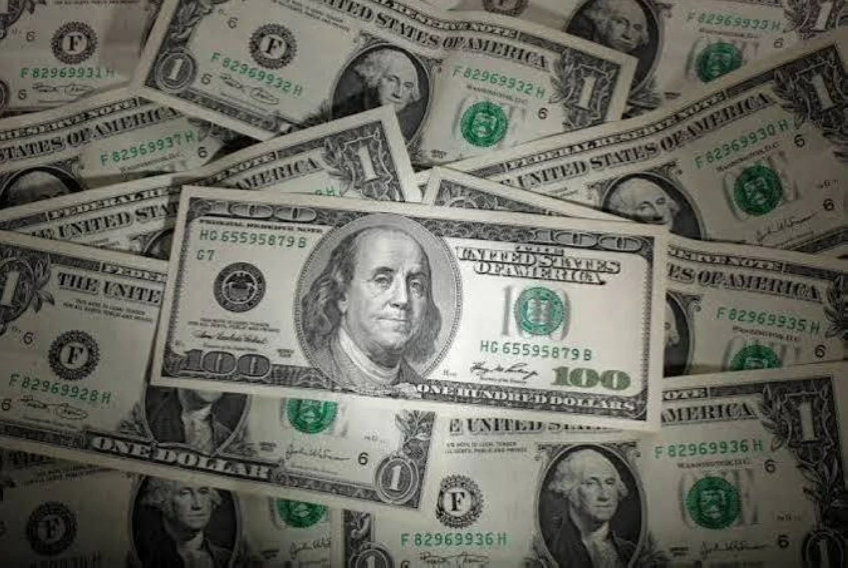 الدولار يقترب من 56 جنيهاً في ختام معاملات البنوك المصرية الأحد 25 أكتوبر 2026