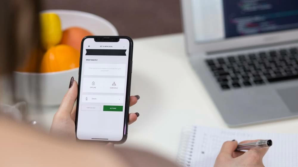 UAE eSIM guide 2026: How to switch from a physical SIM to an eSIM for free