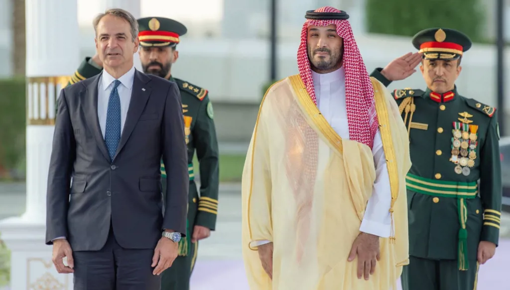 السعودية واليونان تؤكدان عزمهما تعزيز التعاون في المجالات الدفاعية