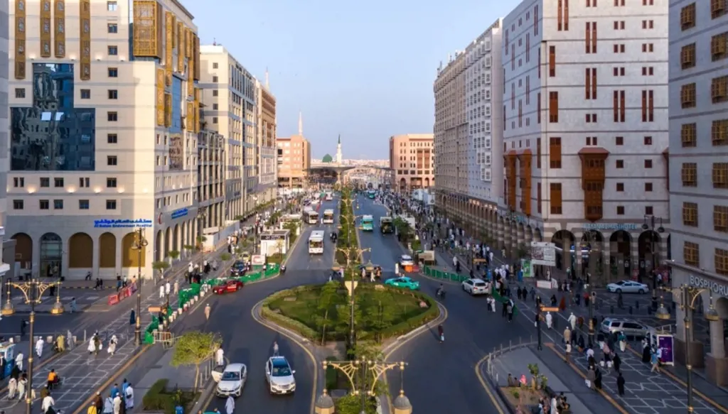 بينها مكة والمدينة… سقوط شظايا صواريخ أطلقها الحوثيون نحو مناطق سعودية