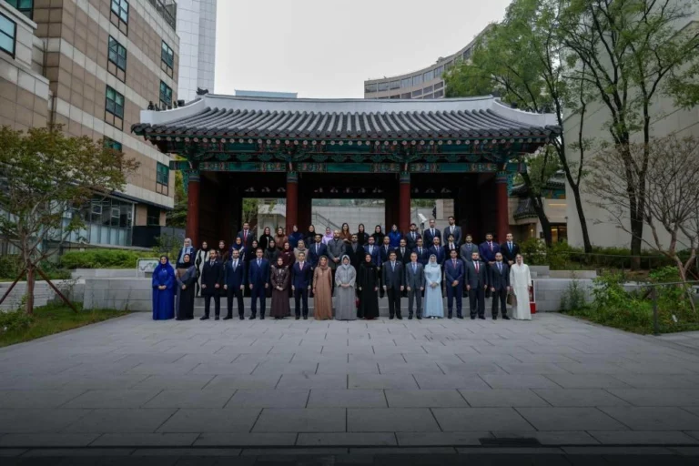 Latifa bint Mohammed meets with South Korean leaders, explores opportunities to strengthen cooperation in healthcare, investment, urban planning
