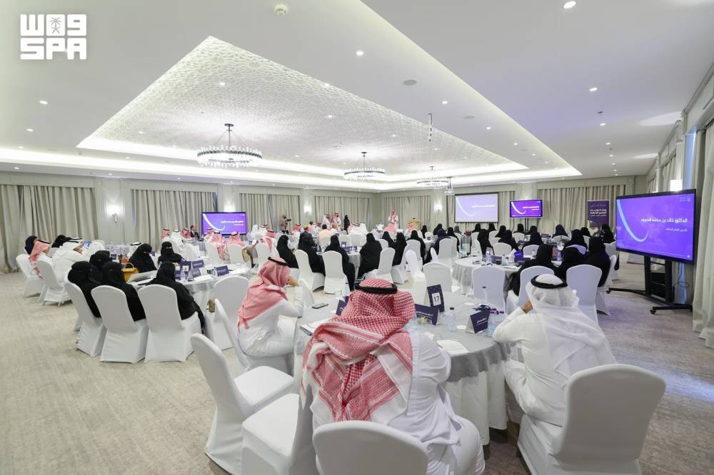 تطوير المعلمين لتعزيز رعاية الموهوبين