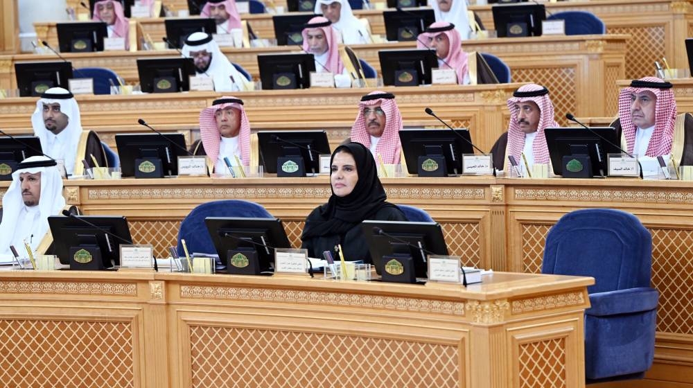الشورى يطالب بحوكمة استثمارات التعليم وتطوير المسار الرياضي