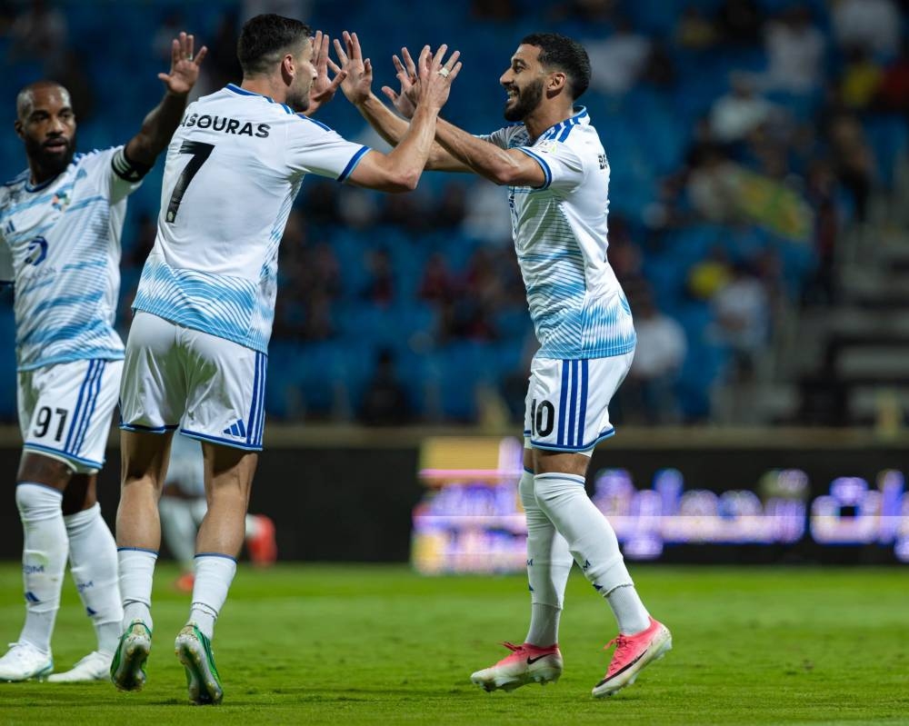 نيوم يواجه غموض اليمني