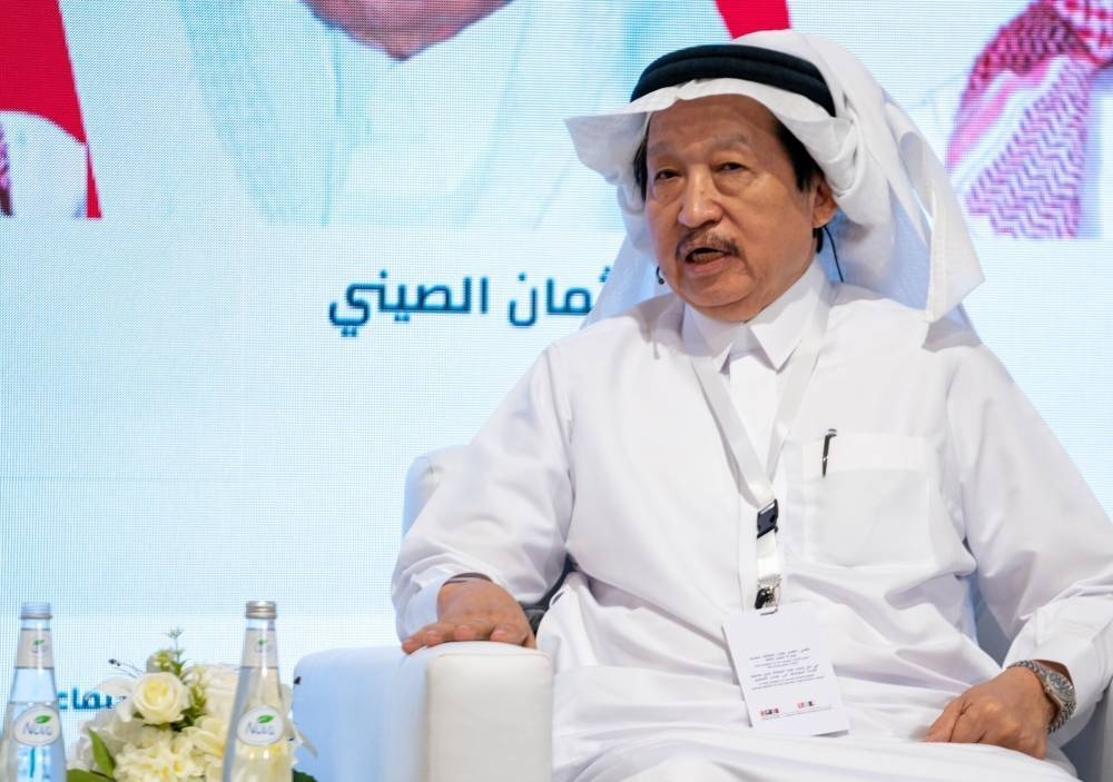 عثمان الصيني يتوج بجائزة الإنجاز – شخصية العام لجمعية الأدب المهنية