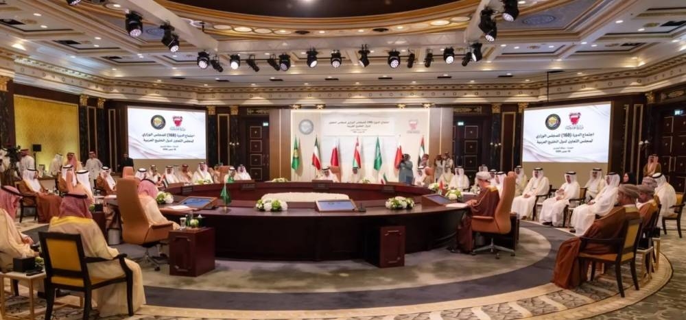 الخليج يطالب بتحرك دولي لوقف اعتداءات الحوثيين