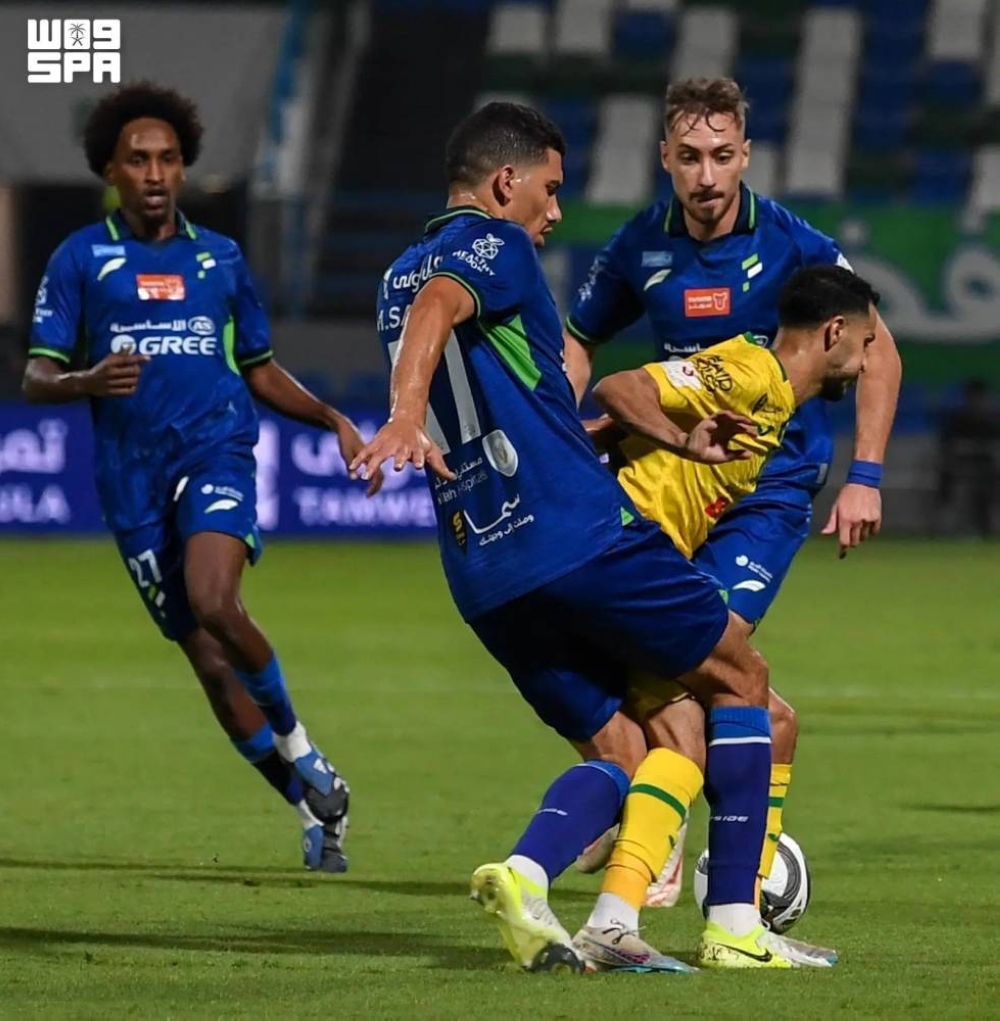 أمواج الخليج تغرق الفتح