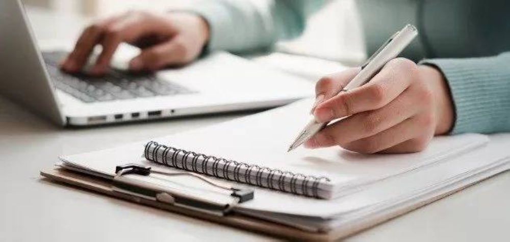 من يراجع التوصيات بعد سحب الأبحاث