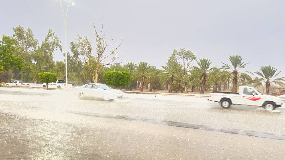 أمطار غزيرة وسيول في الباحة والأرصاد تتوقع استمرار الحالة المطرية
