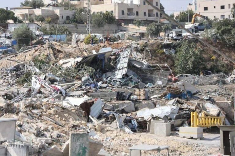 تطهير عرقي بالخليل ومجازر مستمرة في غزة