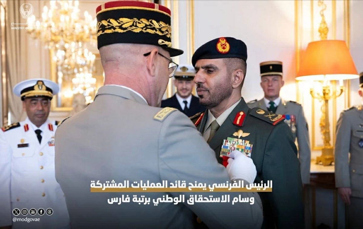 ماكرون يمنح قائد العمليات المشتركة وسام الاستحقاق الوطني الفرنسي