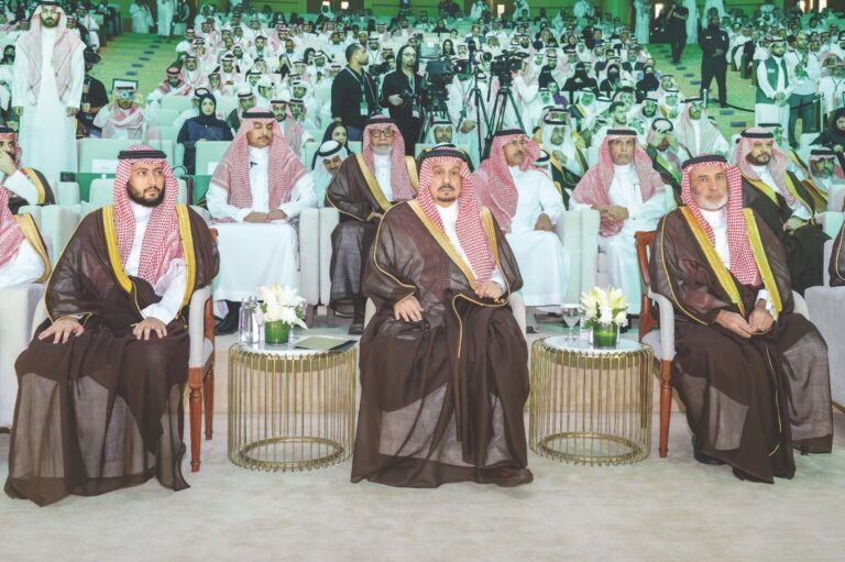 تحت رعاية خادم الحرمين  ونيابة عنه..
 فيصل بن بندر يفتتح أعمال منتدى الرياض الاقتصادي