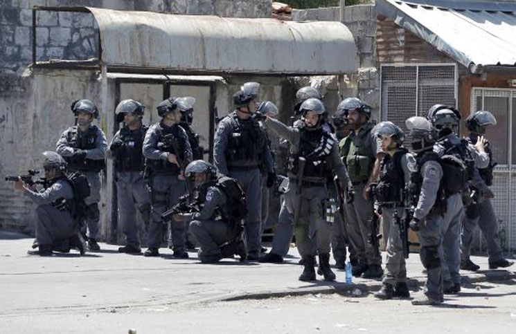 اعتقال 15 إسرائيليا في حيفا تظاهروا لوقف الحرب على غزة