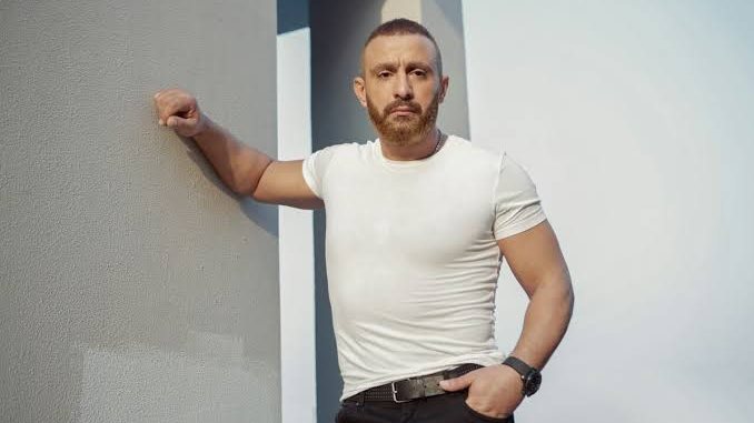 فرحتلك من كل قلبي.. أحمد السقا يهنئ منى زكي بتكريمها خلال مهرجان الجونة