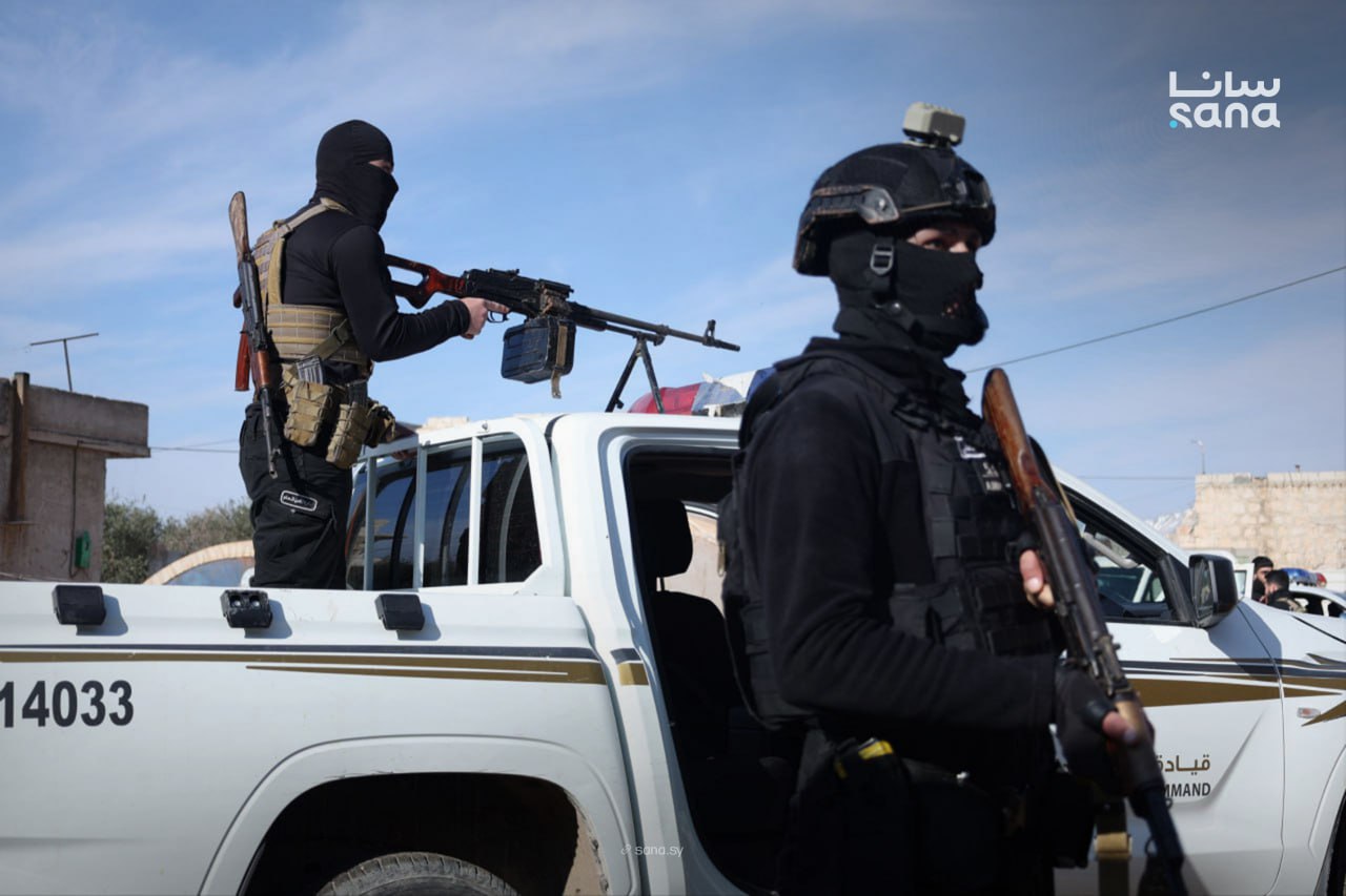 Car bomb near security checkpoint in eastern Syria injures 2