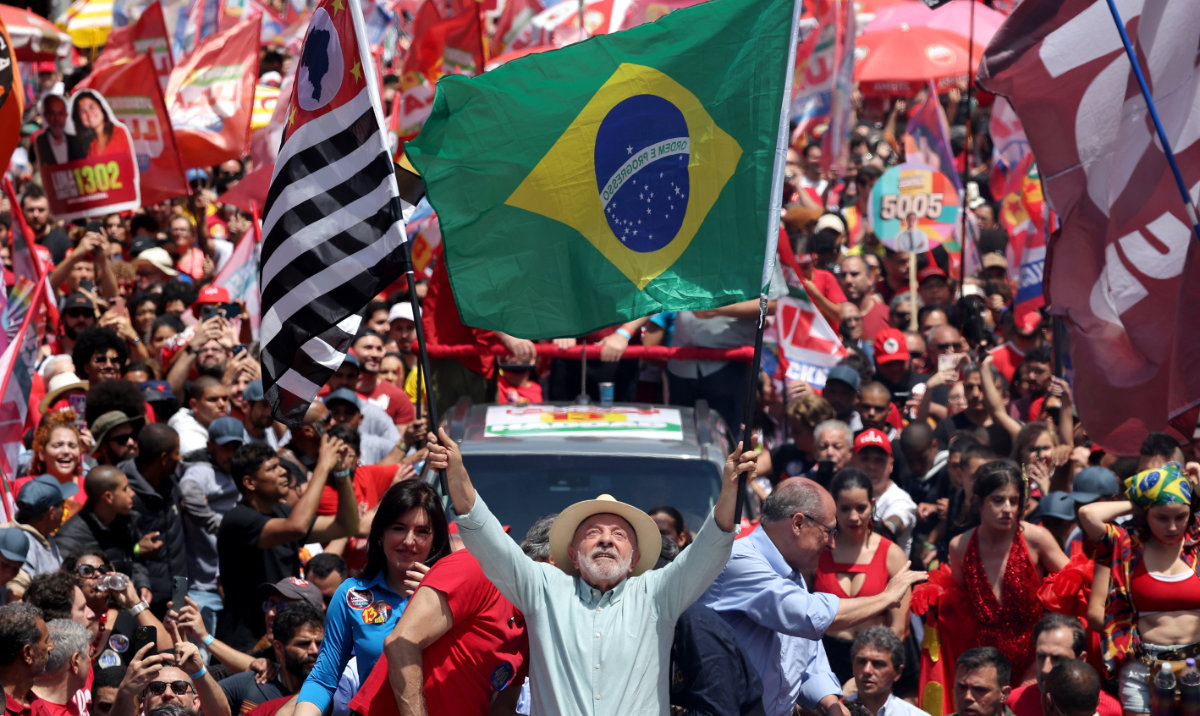 Brazil’s Lula, Flavio Bolsonaro wrap up campaigns ahead of first-round vote