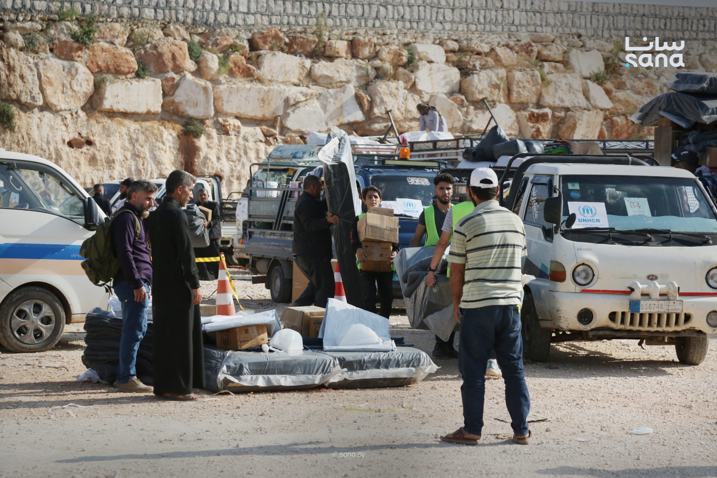 Another 201 displaced families return from camps in Idlib to their homes in 9 Syrian provinces