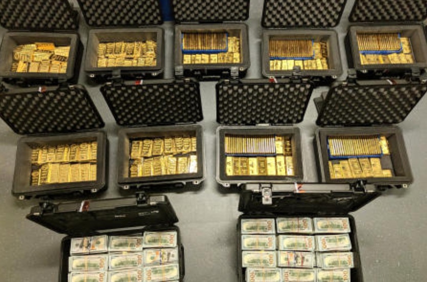 Former CIA official accused of stealing $40m in gold bars pleads guilty