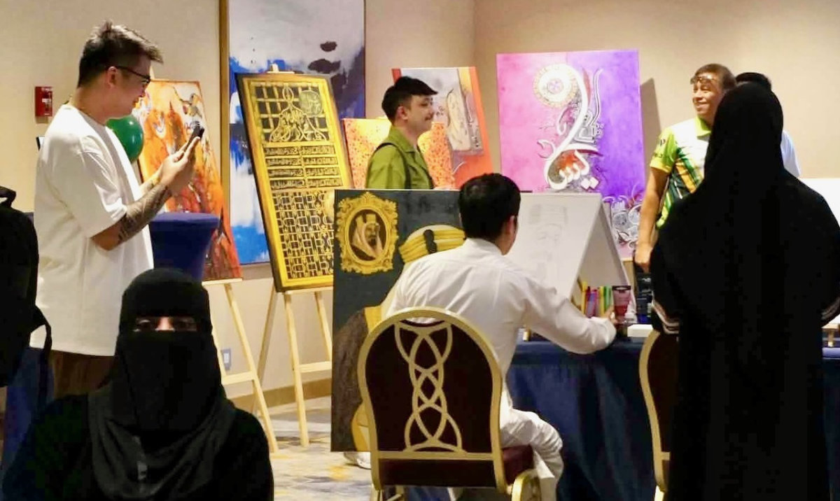 Filipino expats in Saudi Arabia turn to art to give back