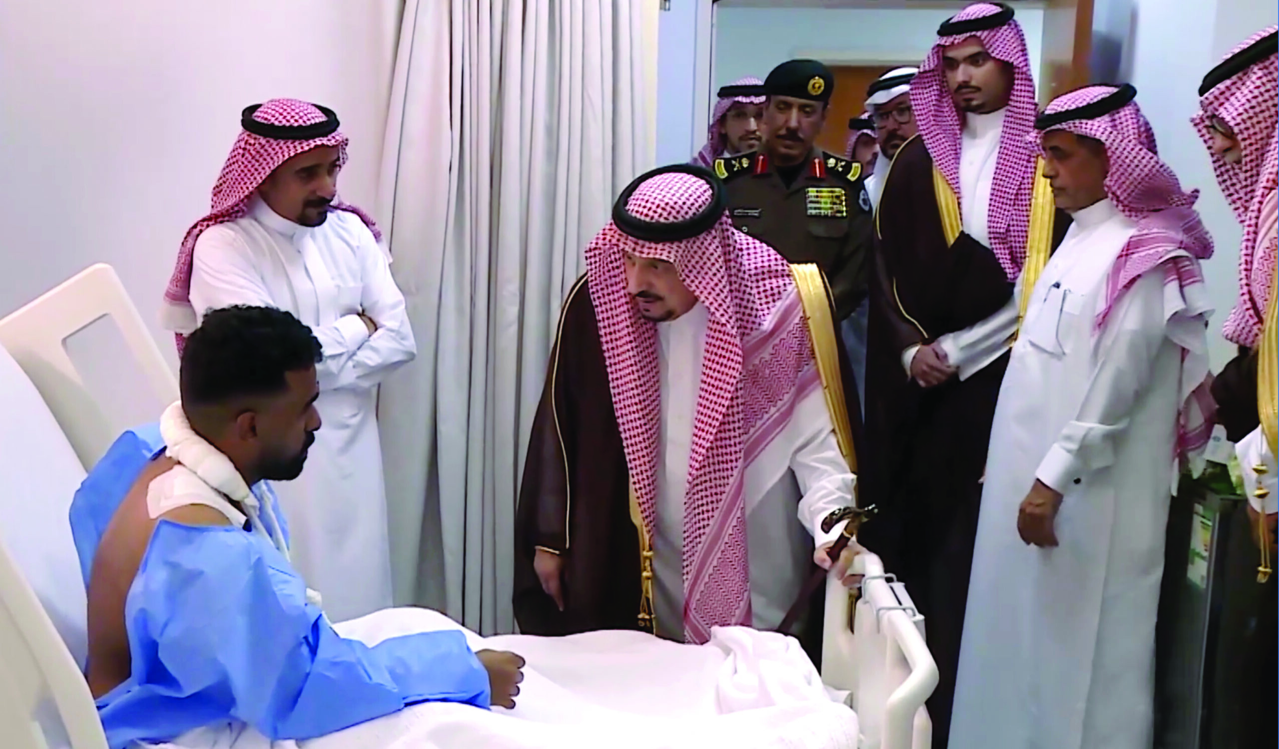 Riyadh governor conveys royal greetings to injured airport attack victims
