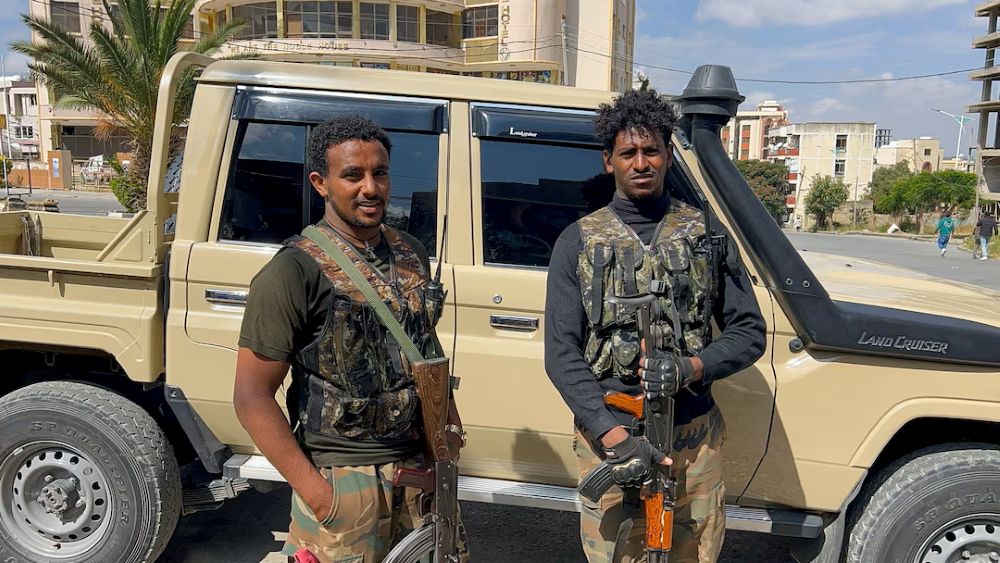 Ethiopian troops enter town on border with Eritrea, stoking war fears