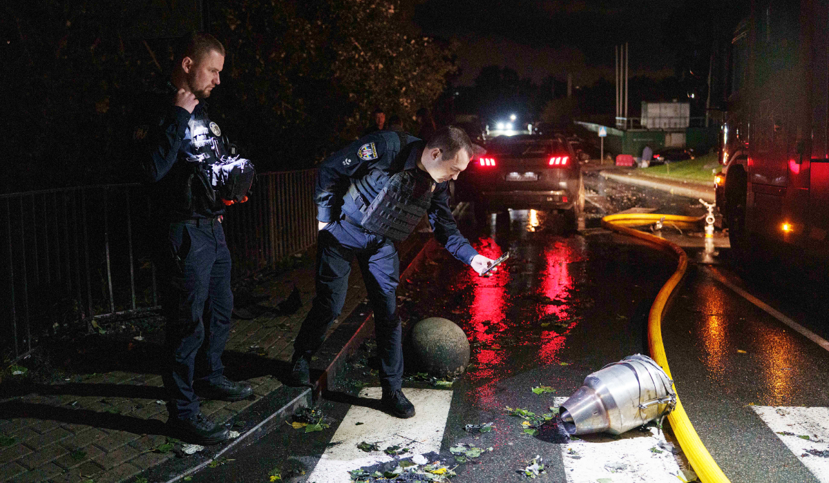 Explosions hit Kyiv, witnesses say no advance warning