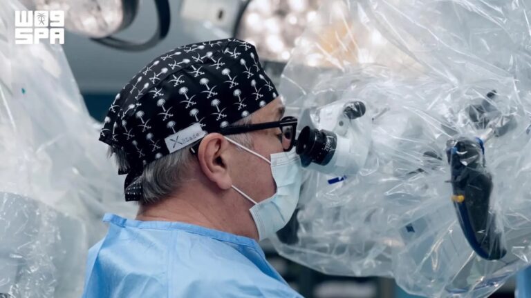 Interior ministry medical services perform Saudi Arabia’s first robot-assisted lumbar spine surgery