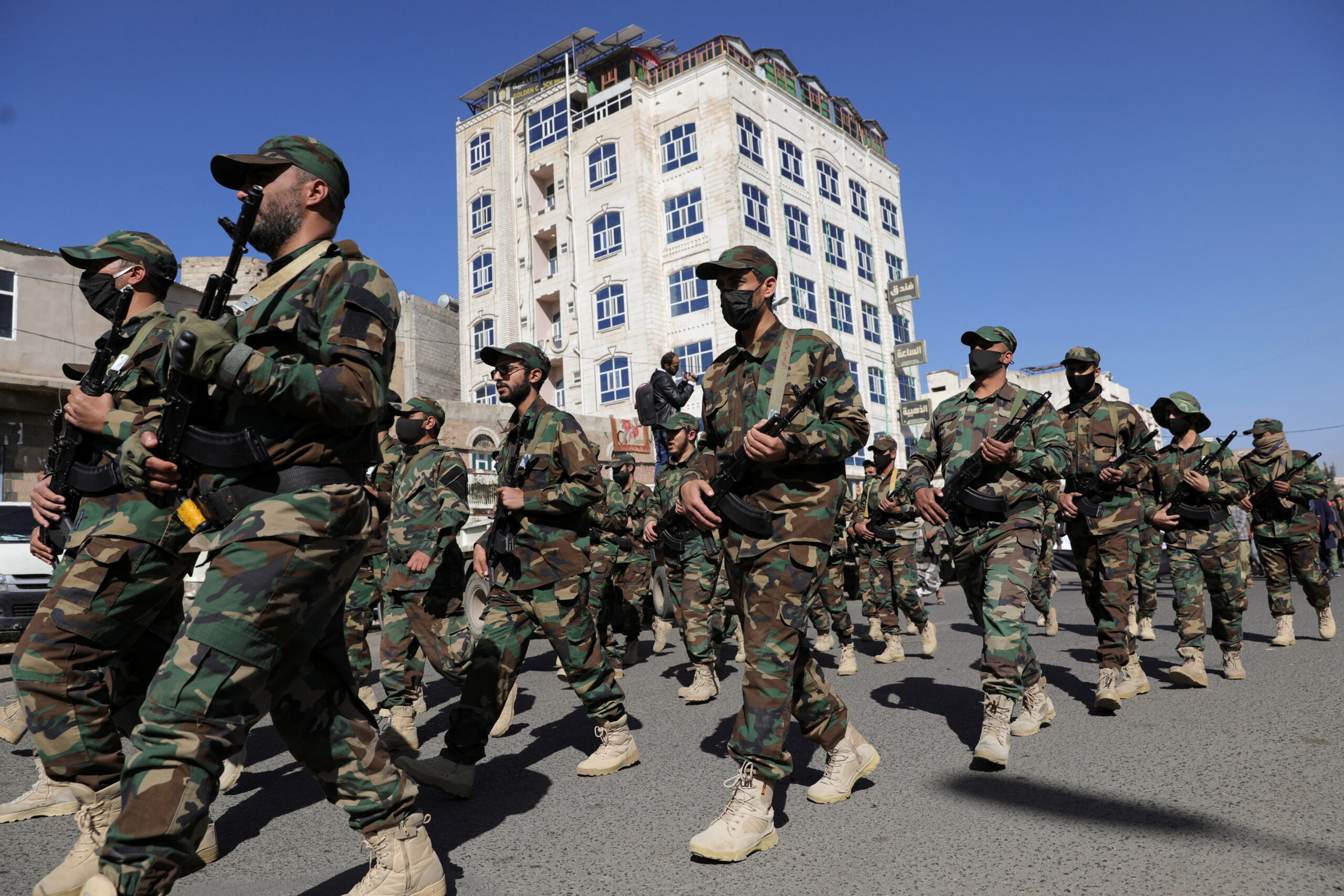 Why not deal with the Houthis instead of fighting them?
