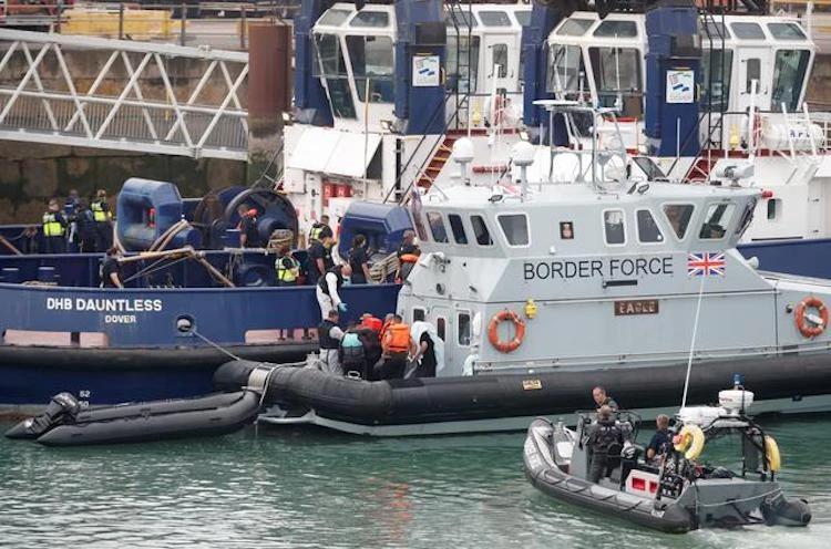 UK gives Eritrea visa curb ultimatum over migrant returns