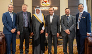 Malaysian PM receives Islamic Development Bank Chairman in Kuala Lumpur