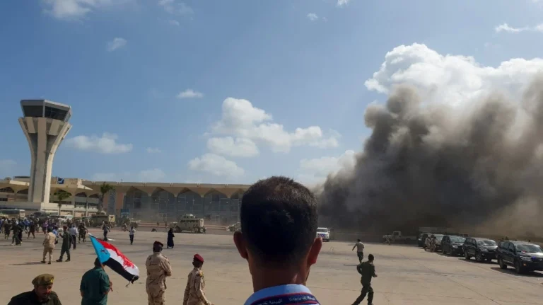 Houthis Target Aden and Al Mukalla Airports with Ballistic Missiles and Drones