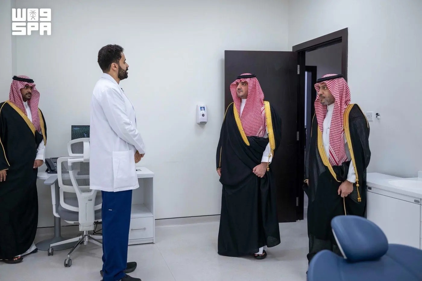 Saudi interior minister inaugurates medical facilities in Riyadh