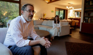 ‘Torn’ Jewish voters hold sway in battleground US Senate race