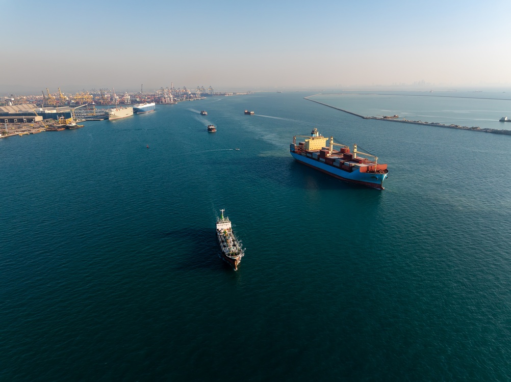 Bahri orders 3 oil supertankers in $451m IMI deal 