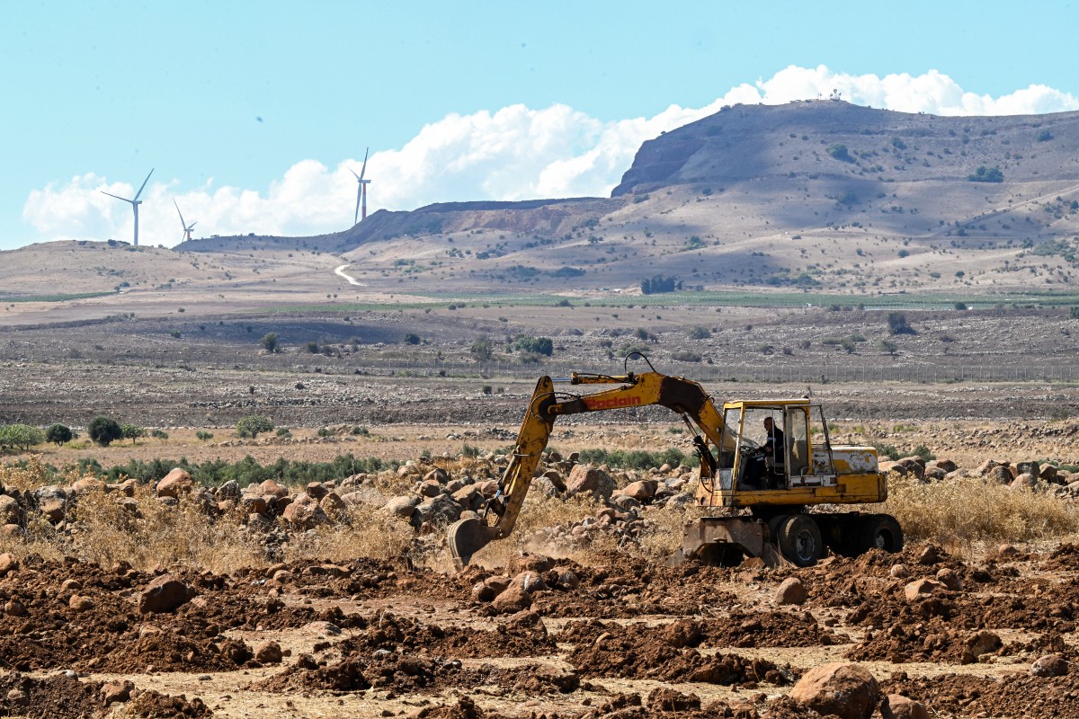 Israeli forces set up checkpoint, bulldoze farmland in Syria’s Quneitra