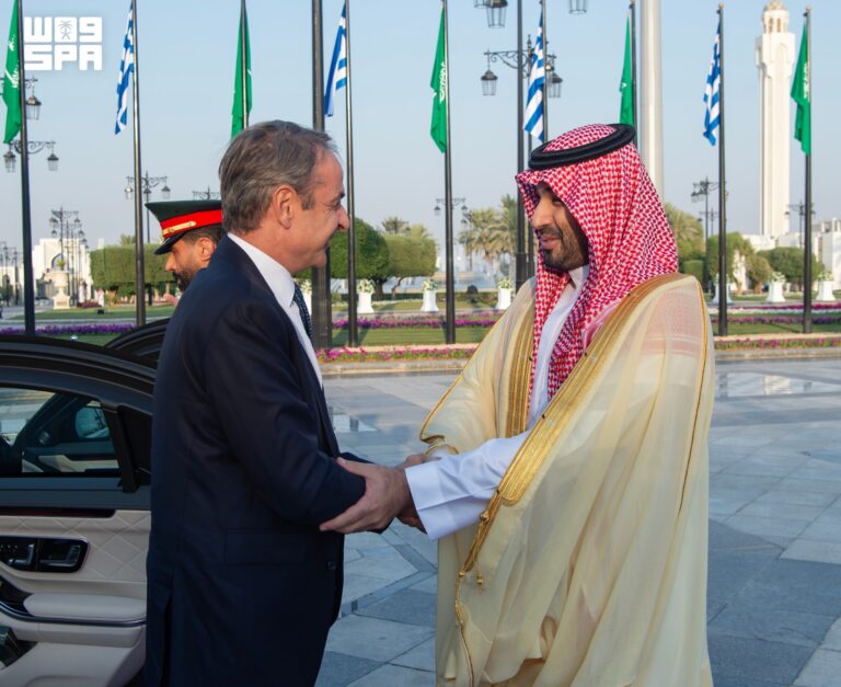 Saudi crown prince receives Greek PM in Riyadh