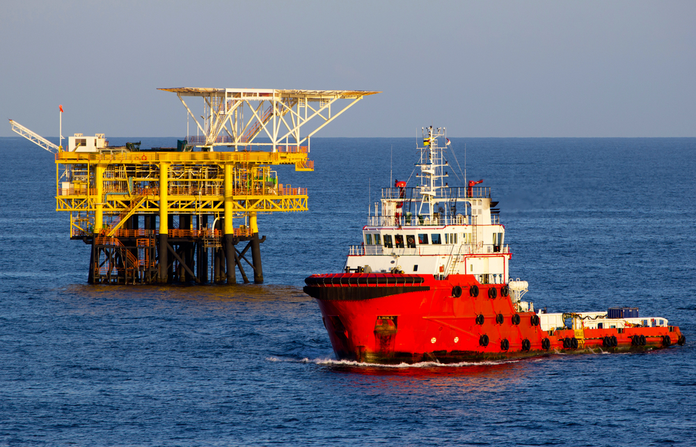Oil rises more than 1% as supply concerns persist