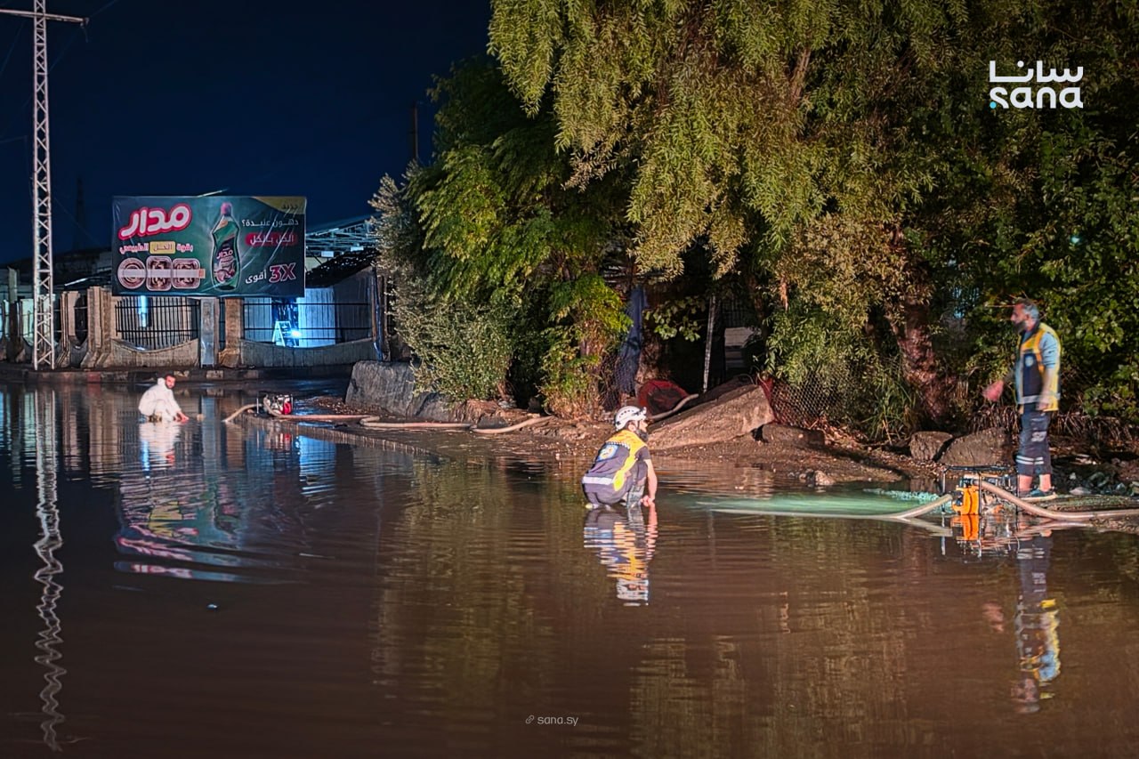 Floods kill 5 in Syria, force hundreds of families from camps
