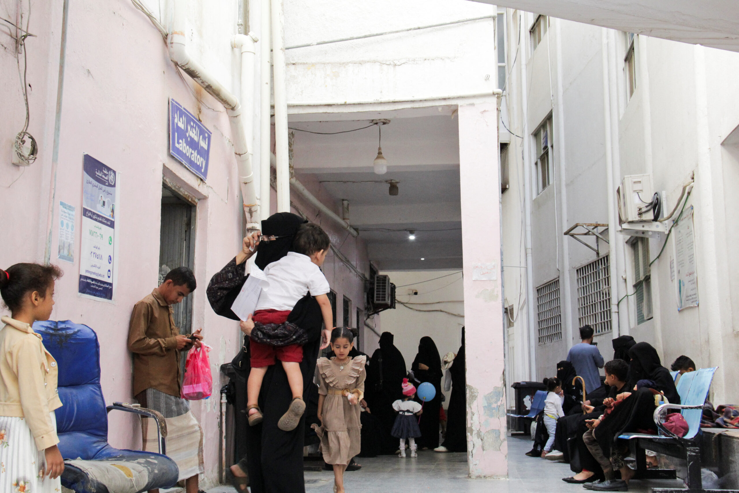 Houthis suspected of using chemical weapons in Taiz, authorities seek UN probe