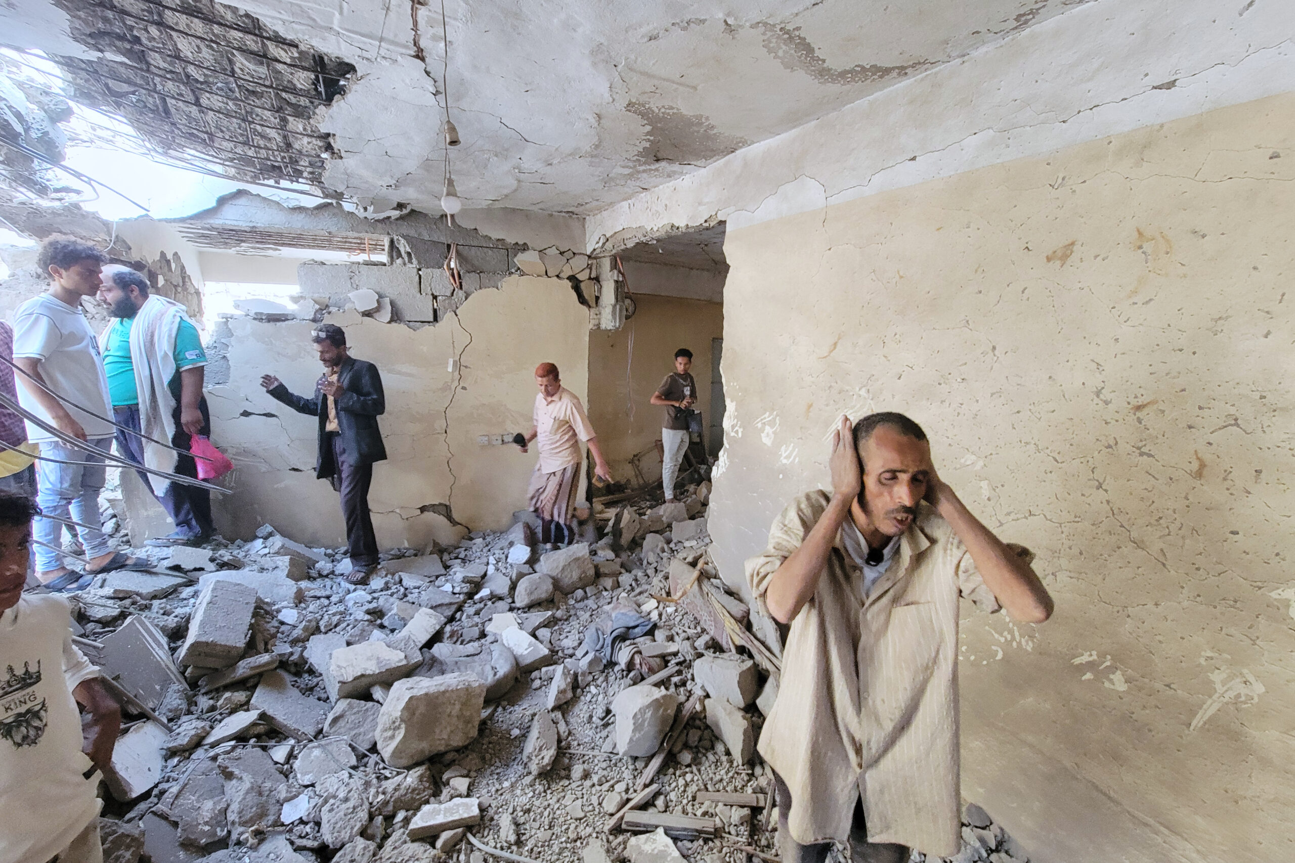 How suspected use of chemical weapons in Taiz raise fears of deadly new phase in Yemen’s war