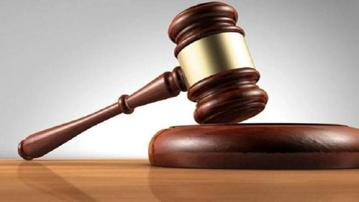 يقاضي شركته لتهربها من مستحقات 472 ألف درهم
